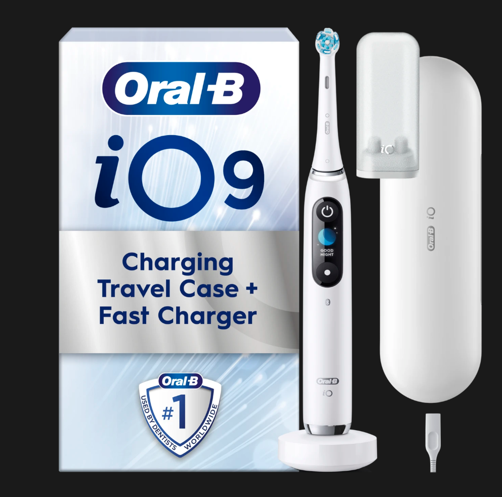Oral-B iO9 Adult Electric Toothbrush, App Connected, 1 Toothbrush Head & Charging Travel Case, 7 Modes with Teeth Whitening, 2 Pin UK Plug, White